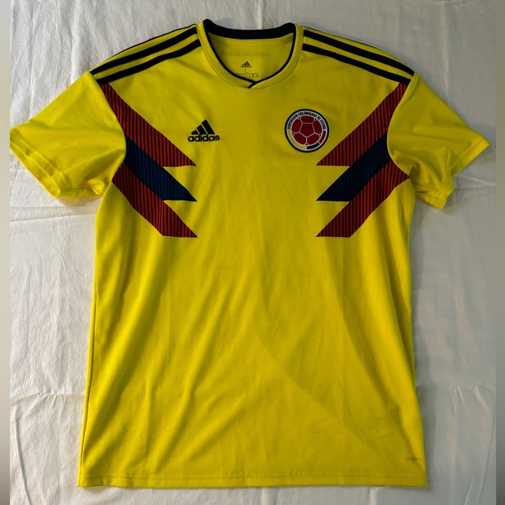 Adidas Colombia Jersey size Large
